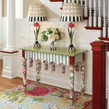Even Though The Marble Entry Table Has An Array Of It S Own Patterns And Colors The Pastel Tone Makes It Ava Kendin Yap Mobilya Degistirilmis Mobilyalar Dekor