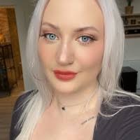 80+ “Estelle” profil