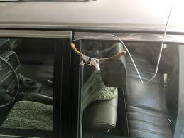 Tighten the knot, and pull upwards. Here S How You Can Unlock A Car Door With String Seriously Hagerty Media