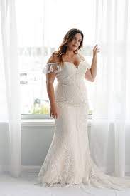 Darcell Lace Wedding Dress For Curvy Brides Full Figure Wedding Dress Curvy Wedding Dress Country Wedding Gowns