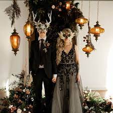 Masquerade mask for couples women metal rhinestone venetian pretty party evening prom ball mask luxury metal mask with free lace mask 2 pack (half face) 4.3 out of 5 stars. Moody Masquerade Ball Meets Edgar Allan Poe Wedding Inspiration