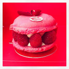 Macaron Xxl Framboise La Tarte Tropezienne St Tropez Sonstiges