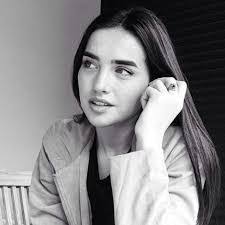 Thea Bradley's Instagram, Twitter & Facebook