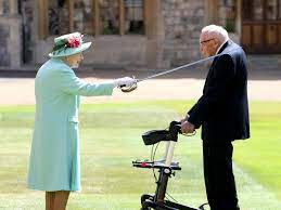She is known to favor simplicity in court life and is also known to take a serious and. Queen Elizabeth Ii Age No Bar Queen Elizabeth Ii Makes Veteran A Knight At 100 No Kneeling Required The Economic Times