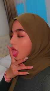 Foto Jilat Es Krim Mirip Konten Porno