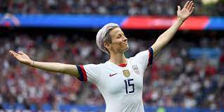La coupe du monde de football féminin, les jeux olympiques d'été, la gold cup féminine et l'algarve. Coupe Du Monde Feminine Megan Rapinoe Capitaine Star Et Embleme De L Amerique Anti Trump