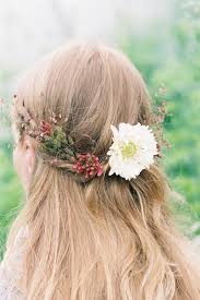 Wedding flowers & hair accessories find everything you need to design and make your own unique wedding hair accessories and floral decorations, guaranteed to turn heads on the big day. Delicate And Romantic Seasonal Wedding Hair Flowers Beautiful Alternatives To The Flower Crown The Natural Wedding Company The Natural Wedding Company