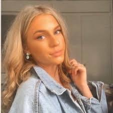 Anna Hardman's Instagram, Twitter & Facebook