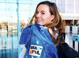 Yvonne ist die deutlich jüngere freundin von jack, sie hat silikonbrüste und weiß diese zu präsentieren. Koln 50667 Alle News Infos Zu Koln 50667 Starzip