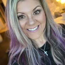 Linda Lampert's Instagram, Twitter & Facebook