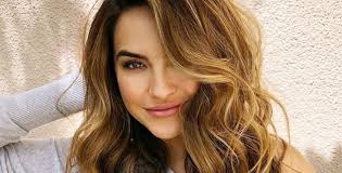 Days of Our Lives' Chrishell Stause Deftly Deals With Social Media Bully