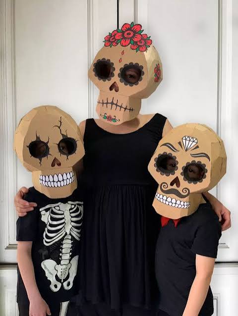 DIY CARDBOARD SKULL | Skull template, Carton diy, Diy fantasia