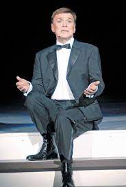 Ο ταχυδρόμος), αφιερωμένο στον γιώργο σεφέρη. Giwrgos Marinos H Zwforos Lamprothta Toy 8eatrinoy Greeks Channel