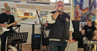 Photo Mulhouse. Showcase au marché pour un CD spécial Jean-Jacques ...