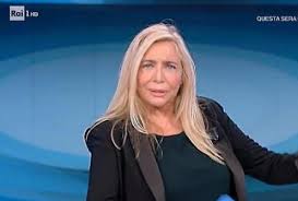 La guerra mai finita tra mara venier e barbara d'urso. Mara Venier Il Marito Esulta Per Gli Ascolti Di Domenica In Mi Faccio Un Caffettuccio Blitz Quotidiano