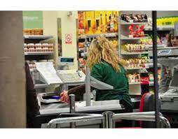 Σούπερ μάρκετ ταμείο κορίτσι (super market cashier girl): To Tameio Einai Meion Sta Soyper Market