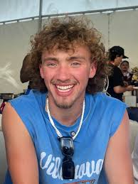 Mama Neumann Gives Noah Rules for Las Vegas