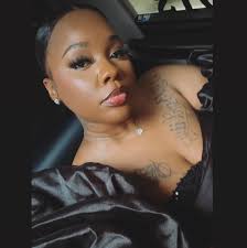 Chicago hotels, bakeries, restaurants, and things to do for a 70th birthday  celebration in May