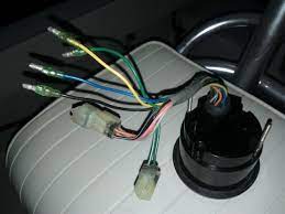 Which is not usable on your motor being that it uses a three wire trim sender. Yamaha Tach Problem The Hull Truth Boating And Fishing Forum