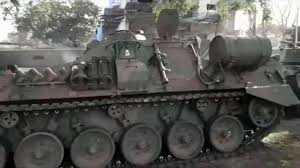 El desfile se desarrollo en el barrio porteño retiro. Tanque Argentino Choco Con Un Arbol En Desfile Militar