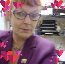 Hi everyone I'm Sharon I've got 3 kids eldest is 33, youngest is 15, also  have 4 grandkids 3 grandsons and 1 granddaughter and 2 of the grandsons are  autistic