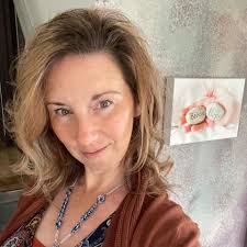 Let's break down what a thread post really is (and why it works so well). 👇