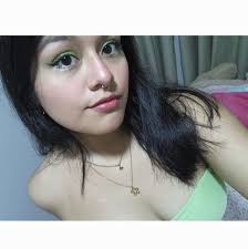 Veo en todos lados que comparten que Jimin tiene "Astigmatismo" cuando no  es verdad el jamas lo a tenido nunca a dicho que lo tiene, llevo años  siendo ARMY y entre en