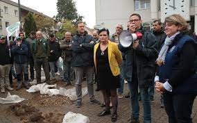 Installez la météo de savigny le temple sur votre site. Savigny Le Temple Sous La Pression D Une Centaine D Agriculteurs La Maire Suspend Son Arrete Anti Pesticides Le Parisien