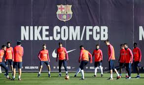 وسيعتمد المدرب الفرنسي زيدن الدين زيدان 48 عاماً، في ظل الغيابات المهمة في مساندة ودعم الفريق فيما جاء فريق ريال مدريد الإسباني في ثالث الترتيب بالدوري الإسباني برصيد 63 نقطة لينجح في تقليص الفارق مع المتصدر. ØªØ´ÙƒÙŠÙ„Ø© Ø¨Ø±Ø´Ù„ÙˆÙ†Ø© Ø§Ù„Ù…ØªÙˆÙ‚Ø¹Ø© Ù„Ù„ÙƒÙ„Ø§Ø³ÙŠÙƒÙˆ Ø¶Ø¯ Ø±ÙŠØ§Ù„ Ù…Ø¯Ø±ÙŠØ¯ Rt Arabic