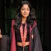 Devi is played by hollywood newbie maitreyi ramakrishnan, whose talents were unknown to the world mere months ago. Https Encrypted Tbn0 Gstatic Com Images Q Tbn And9gctbj 74fxyoewcijhsg8m9patjjc1i3abdy4 Vhbh2f7r Cblgh Usqp Cau