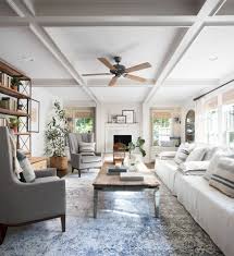 See more ideas about home decor, home, house design. Episode 2 Season 5 Hgtv S Fixer Upper Chip Jo Gaines Fixer Upper Living Room Joanna Gaines Living Room Farm House Living Room