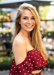 Informations lola weippert (model), anniversaire, faits, vie de famille, réalisations et toutes les informations lola weippert. Lola Weippert Let S Dance Einblicke In Ihr Leben Und Ihre Liebesgeschichte Die Mit Einer Hochzeit Endete
