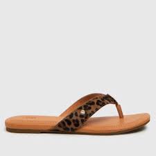 You can get the best discount of up to 50% off. Ugg Boots Ugg Slippers Schuh