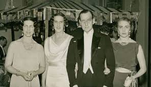 Constantin era încă tânăr iar 10 best regele constantin i al greciei images romani regalitate grecia. Regii Nostri Fetele Lui Constantin I Al Greciei Elena Irina Èi Ecaterina Cu VÄrul Lor Dmitri Pavlovici Glucksburggrecia Reginamamaelenaaromaniei Irinaducesadeaosta Catherinebrandram Romanov Dmitripavlovici Facebook