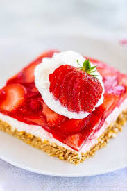 Dieses Dessert Rezept Mit Erdbeer Brezeln Ist Ein Echter Hit In Jedem Urlaub In 2020 Strawberry Pretzel Dessert Strawberry Upside Down Cake Dessert Recipes