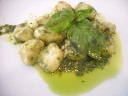 Written step by step instructions can be found here. Pesto Consigli Ed Usi