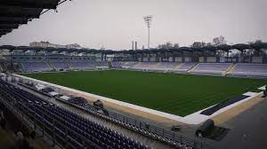 Október végére fejeződik be a szusza ferenc stadion felújítása. Igy Nez Ki Az Ujpest Felujitott Palyaja Video Nb1 Hu