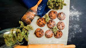 In the first step you will make high potency clarified butter with an absolutely new method.thc is decarboxylated and extracted into clarified butter oil yielding the highest potency for the cannabis infused chocolate and marijuana shortbread cookies. Cannabis Cookies Make Your Own Super Dank Cookies With Weed Youtube