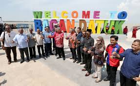 Comedy, drama, film indonesia, romance. Indonesia Diharap Tak Henti Hantar Pembantu Rumah Zahid