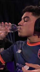 Levi's Epic Trivela Shot in FC24 Esports Match