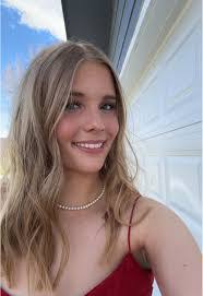 Danielle Landrum's Instagram, Twitter & Facebook