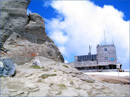 Specialiștii au făcut anunțul (video). Statia Meteorologica Omu Din Bucegi