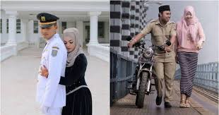 Tema foto prewed mereka pun unik, dengan menjadi tentara dan princess. 20 Inspirasi Foto Prewedding Kenakan Seragam Profesi Brilio Net Line Today