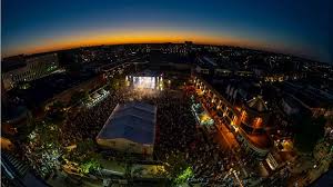 Assen tt festival it has become somewhat of a tradition that the town assen celebrates the tt with music, beer, performances, competitions and motorcycle tours. Tt Nieuw Koopmansplein Krijgt Andere Rol Binnen Tt Festival Tt Assen