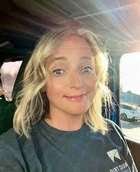 Vicki Riggins's Instagram, Twitter & Facebook