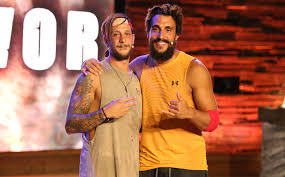 «παιδιά, μόλις βγήκε το μοριακό μου τεστ και είμαι θετικός στον κορονοϊό. Hlias Mpogdanos Me Sthri3e Me Alloys Tropoys O Sakhs Tanimanidhs Newsbeast