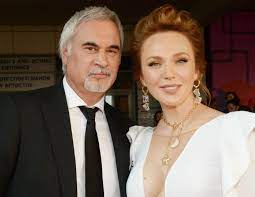 Russian singer of georgian descent and a meritorious artist of russia. Dzhanabaeva Zapechatlela Podrosshih Synovej Meladze Vo Vremya Progulki