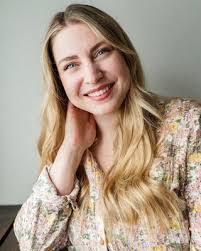 Angela Giacalone's Instagram, Twitter & Facebook