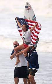 But for the other six months, moore travels the world 'chasing waves' and following her dreams as a professional surfer. R5xgwtphyeiswm