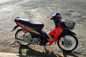 Baca selengkapnya artikel modifikasi dan otomotif terkait dengan tampilan road. Modifikasi Motor Supra Fit Lama Warna Biru Modifikasiku